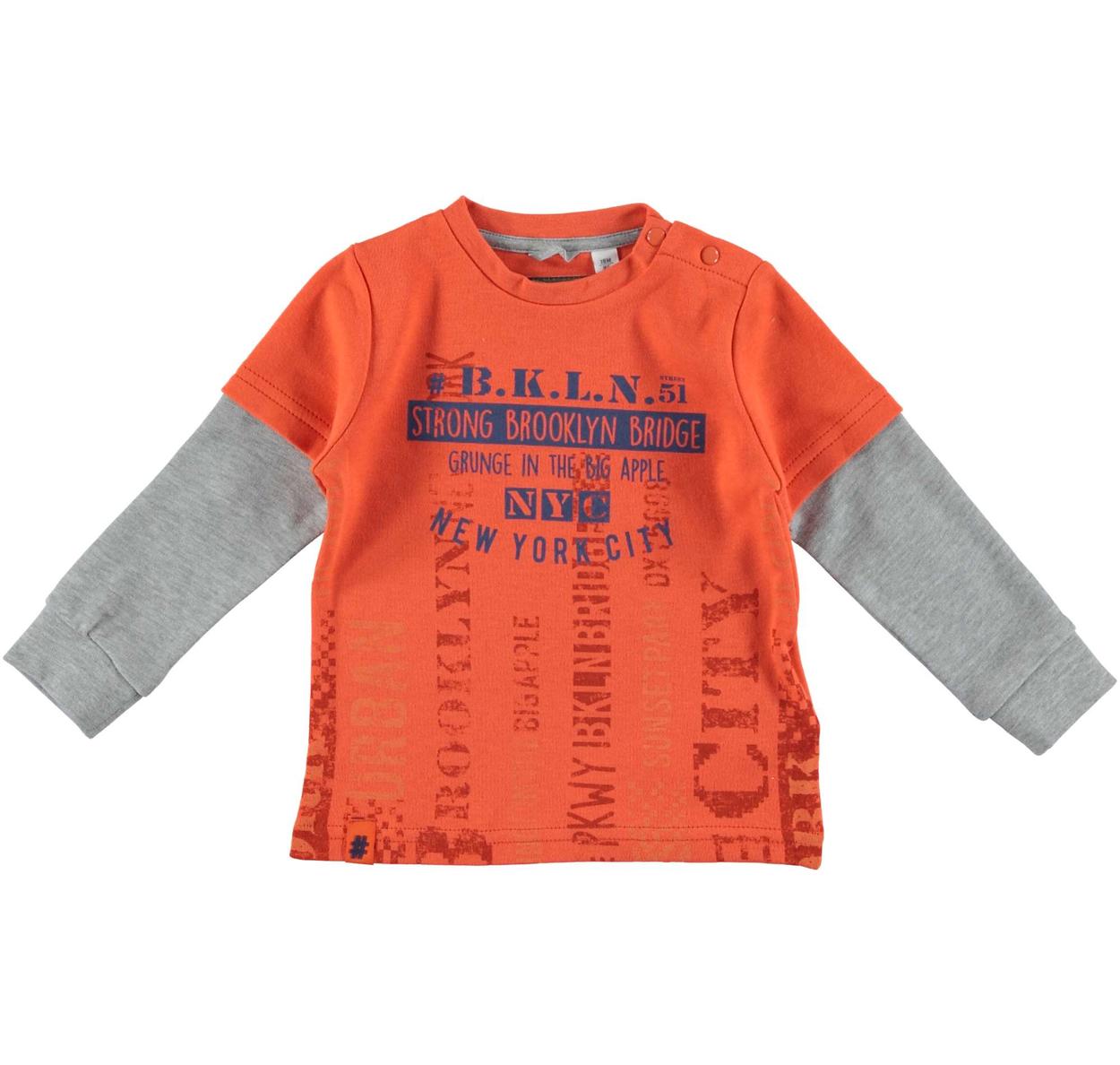 maglietta con una sola manica