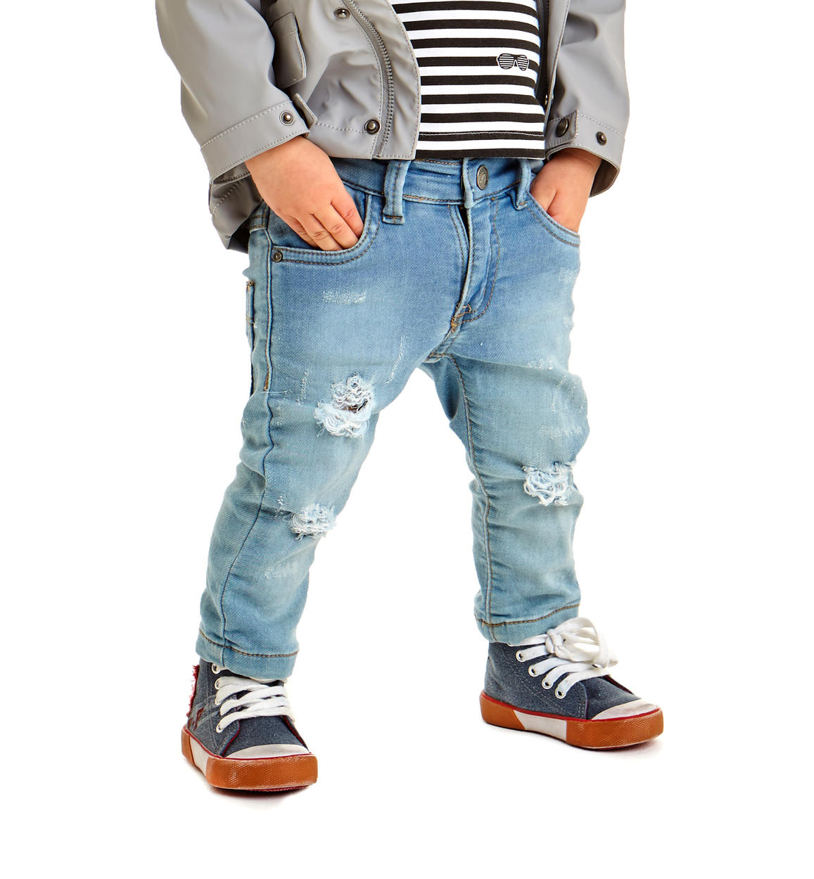 Jeans stretch effetto delavato con strappi arricchiti da toppe interne per  bambino da 6 mesi a 7 anni Sarabanda - PANTALONI - Bambino - Sarabanda