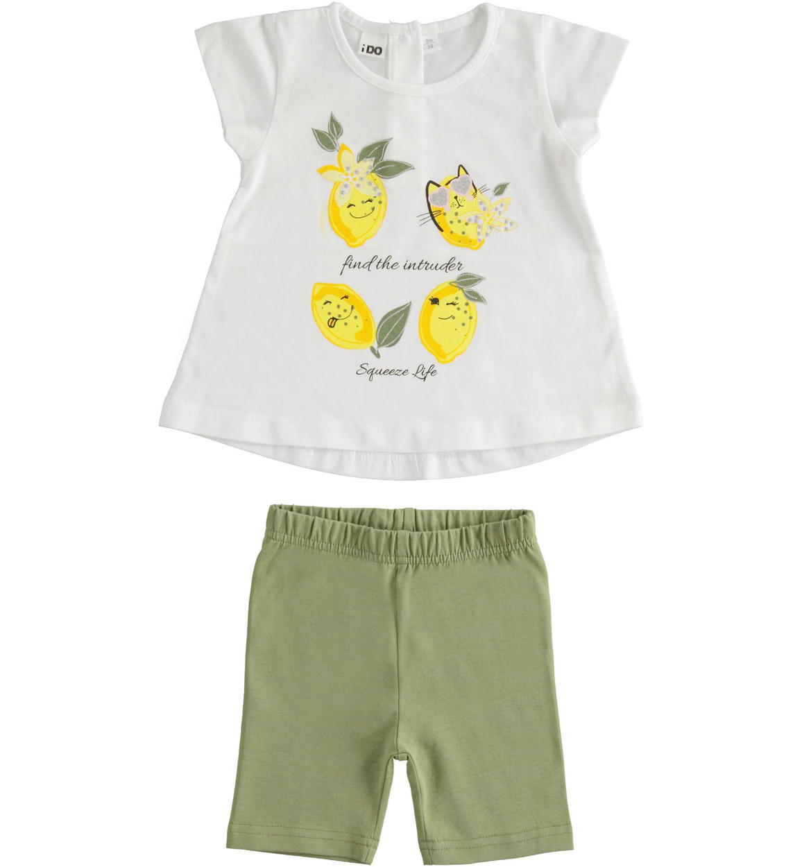 Completi pantaloncini hotsell e maglietta