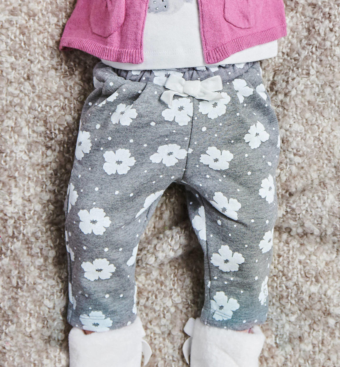 Pantalone floreale in felpa con pinces frontali per neonata da 0 a 18 mesi  iDO - PANTALONI - Bambina - iDO