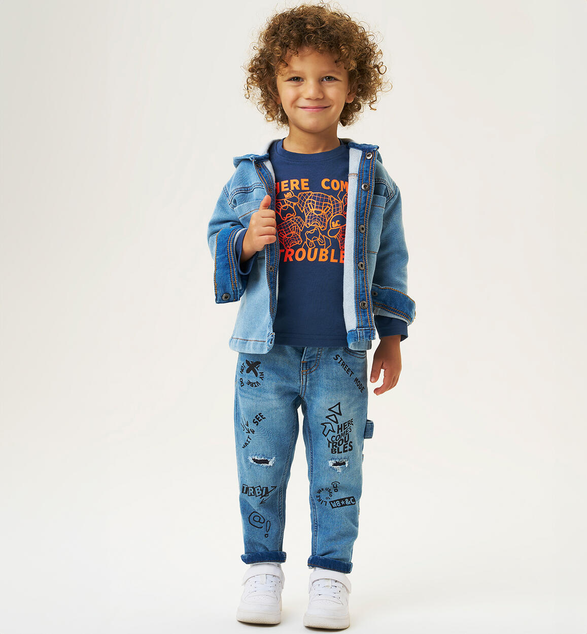 Jeans bambino con scritte AZZURRO iDO