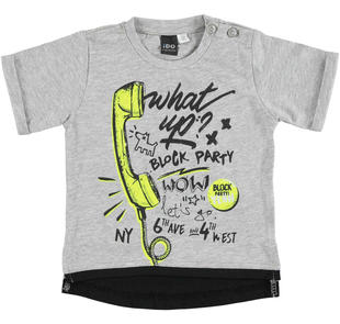 T-shirt con grintosa e colorata stampa per bambino ido